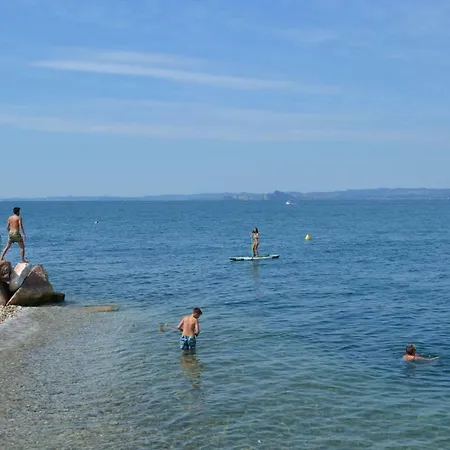 アパート Anna Torri *