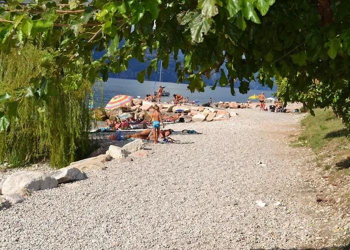 Anna Torri * トッリ・デル・ベーナコ