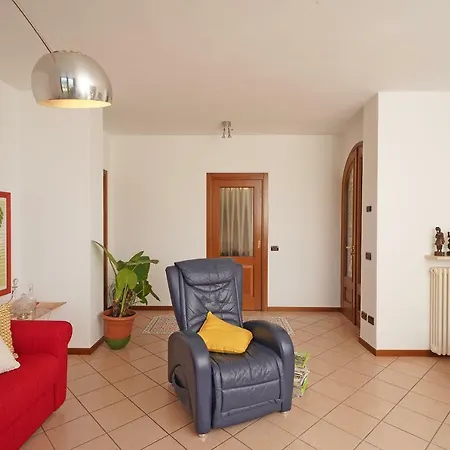 Anna Torri * Torri Del Benaco